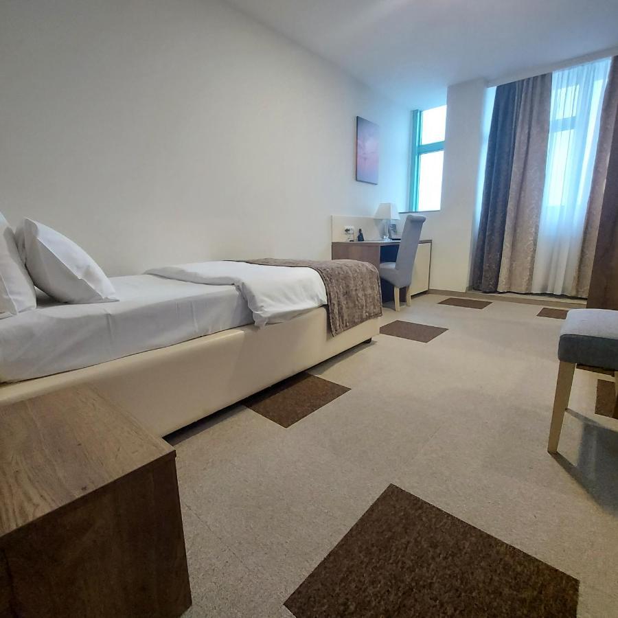 Hotel Kole Čačak المظهر الخارجي الصورة