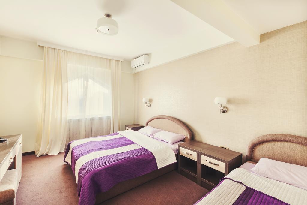 Hotel Kole Čačak الغرفة الصورة